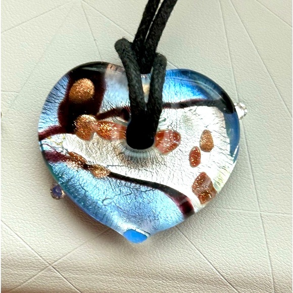 💙 Stunning Exquisite Rare Venetian Murano Glass Heart Pendant with Leather Chain - Picture 1 of 9